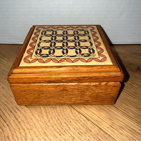 Wooden Jewelry Organizer with Double Wedding Quilt Design - Picture 6 of 14